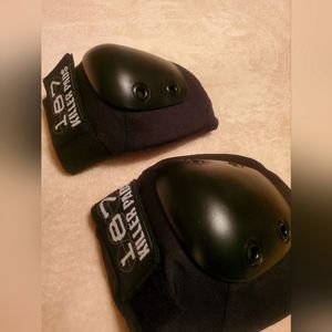 Brand New with out tags 187 Killer Knee Pads